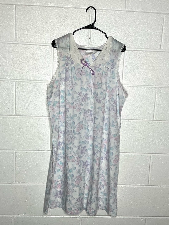 Simply basic Other - < Vintage Simply Basic Pastel Purple/Blue Floral Nightgown >